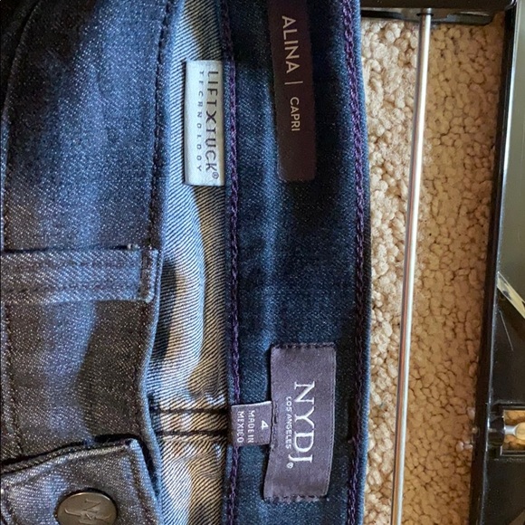 NYDJ  Alina Capri Jeans Size 4 - Picture 3 of 3